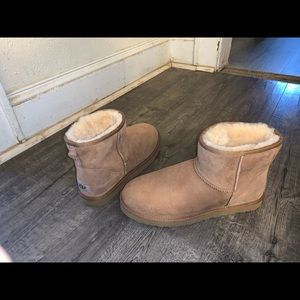 BRAND NEW UGG BOOTS // NEVER WORN